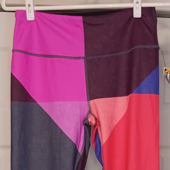 #347 3/$18 - Victoria's Secret Pink/Gray Leggings Size Medium - Picture 5 of 5